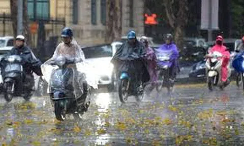 Tin dự báo thời tiết mới nhất 25/12: Bão số 10 suy yếu thành áp thấp nhiệt đới, mưa lớn tiếp diễn tại Trung Bộ