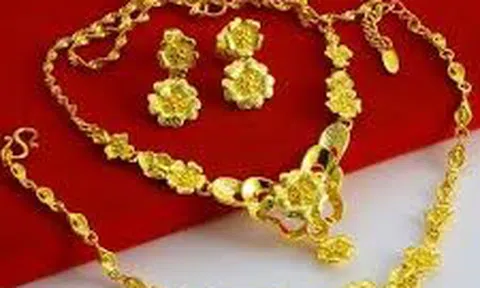 Giá vàng mới nhất 25/12/2024: Đồng loạt giảm giá
