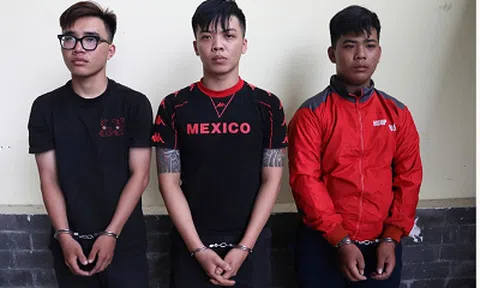 Nhận “hợp đồng” tạt sơn qua mạng, 3 thanh niên chạy xe hàng trăm km gây án rồi bị bắt