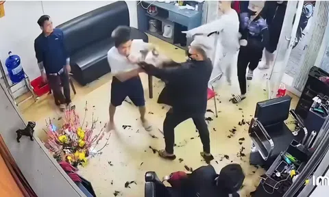 Truy tìm người đàn ông rút vật giống súng, dẫn nhóm “đàn em” xông vào tiệm cắt tóc đòi tiền