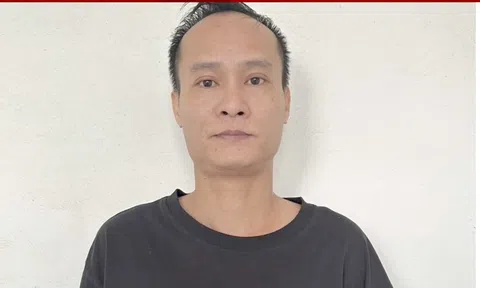 "Ông trùm" đường dây lừa đảo 256 tỷ đồng từ Campuchia về nước đầu thú, 17 bị can bị khởi tố