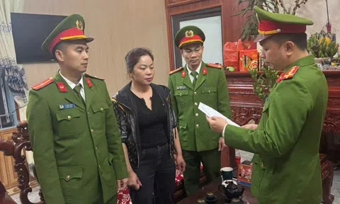 Từ video trên Facebook: Bắt khẩn cấp người phụ nữ chửi bới, giật chìa khóa xe khách đi đền ở Bắc Ninh