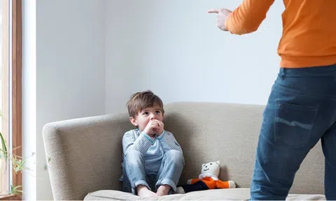 Đứa trẻ bỏ chạy và đứa trẻ đứng im khi bị đánh: 20 năm sau cuộc đời sẽ khác nhau thế nào?