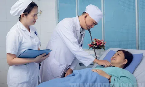 Từ năm 2026, bác sĩ được nhận 9.000.000 đồng/người/tháng theo chính sách thu hút khi làm việc tại đâu theo Nghị quyết 73?