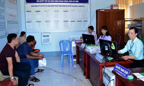 Chính phủ quyết định không xếp lương mới cho toàn bộ công chức cấp xã ở 34 tỉnh thành theo Nghị định 33, nguyên nhân do đâu?