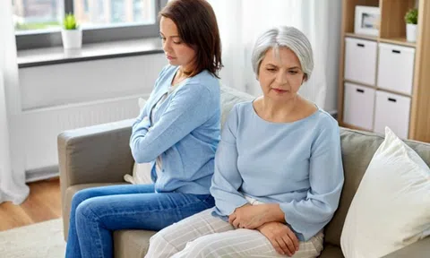 Mẹ chồng nói "con dâu chỉ là người ngoài" và câu trả lời khiến cả nhà im lặng