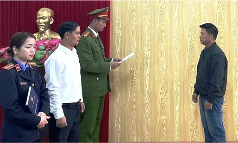 Khởi tố chủ cơ sở pha giấm giả từ axit công nghiệp, có thể sản xuất tới 1 triệu lít