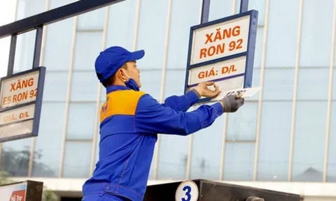 Nóng: Giá xăng dầu giảm mạnh, xăng RON95 hạ gần 3.900 đồng/lít