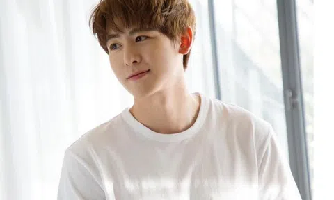“Hoàng tử Thái” Nichkhun cầu cứu cảnh sát đưa về nhà