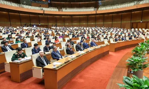 Đằng sau quyết định giữ lương cơ sở 2,34 triệu đồng của Quốc hội là con số ngân sách “khổng lồ”