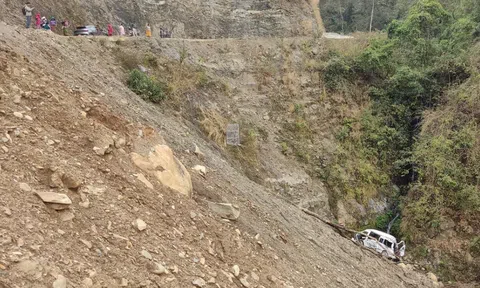 Thảm kịch sau chuyến hành hương: Xe buýt lao khỏi đường gần đền Manakamana Temple, ít nhất 7 người thiệt mạng