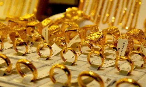 Giá vàng đồng loạt lao dốc: Vàng miếng SJC mất 7,5 triệu/lượng chỉ trong vài giờ