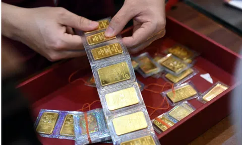 Giá vàng ngày 20/3: Vàng lao dốc không phanh, nhà đầu tư cần lưu ý gì?