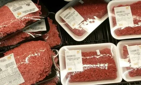 1 loại quả, 2 loại thịt trong siêu thị, nhân viên khuyên giảm giá cũng đừng động đến