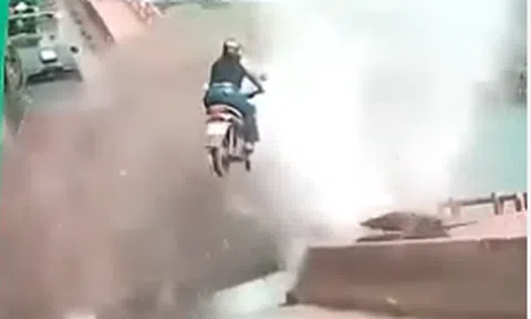 Kinh hoàng khoảnh khắc cầu sập ở Brazil: Xe tải, ô tô và xe máy bị hất tung xuống sông