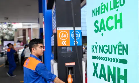 Giá dầu giảm nhẹ nhưng vẫn “neo đỉnh”: Nỗi lo nguồn cung vì Trung Đông leo thang