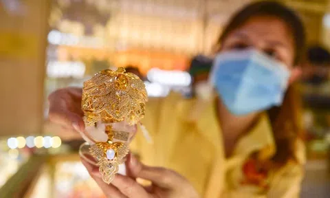 Giá vàng ngày 24/3: "Bốc hơi" cả 2 chiều, cụ thể giảm bao nhiêu/lượng?
