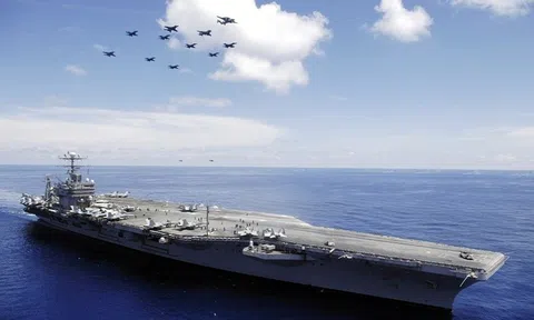Iran tuyên bố tấn công tàu sân bay Mỹ, chiến sự leo thang phức tạp