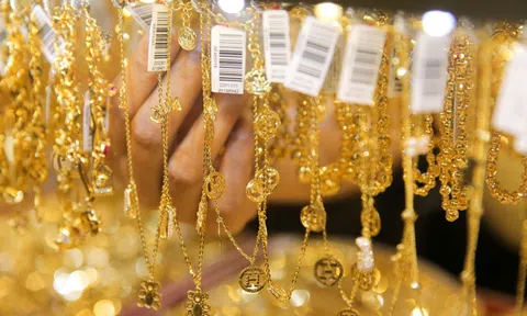 Giá vàng ngày 27/3: Lao dốc mạnh, về sát 4.400 USD/ounce, người mua nên “cầm tiền hay xuống tay”?