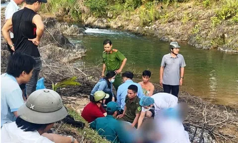 Thương tâm: Hai nữ sinh lớp 9 tử vong khi nắm tay nhau lội suối