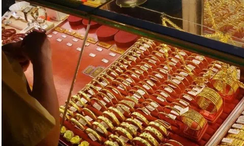 Giá vàng hôm nay 30/3: Vàng trong nước giữ đỉnh, chuyên gia cảnh báo biến động mạnh sắp tới