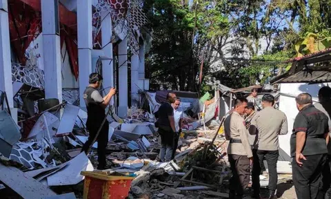 Cảnh hoang tàn tại Indonesia sau trận động đất 7,4 độ Richter