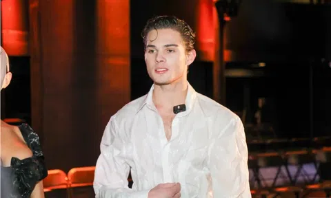 Bắt "trai đẹp" kích động bạn gái bạn gái xô xát để livestream