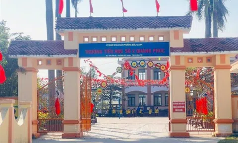 Hiệu trưởng trường tiểu học ở Quảng trị bị đình chỉ để điều tra dấu hiệu “chạy” hợp đồng