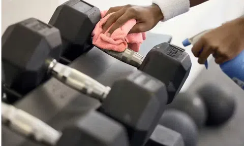 Nam thanh niên chưa từng quan hệ vẫn mắc sùi mào gà, bác sĩ chỉ ra “thủ phạm” bất ngờ từ phòng tập gym quen thuộc