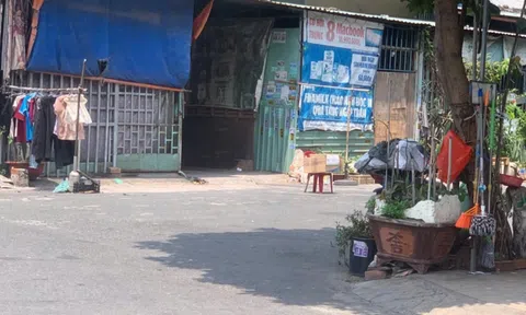 Bất thường cái chết của người phụ nữ sống một mình trong phòng trọ ở TP.HCM, công an phong tỏa hiện trường