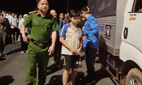 5 thiếu niên lạc trong rừng suốt nhiều giờ giữa đêm: Cuộc tìm kiếm nghẹt thở