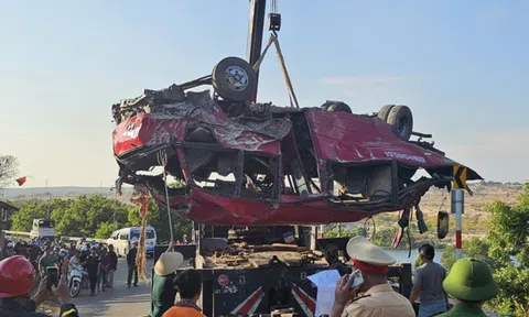 Vụ xe khách rơi vực khiến 4 người chết: Tài xế âm tính ma túy, không có cồn, hé lộ nguyên nhân sốc