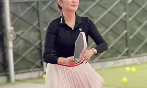 Nàng hậu quê Hải Phòng đăng quang khi 19 tuổi, ở đỉnh cao nhan sắc nhưng chọn rời xa showbiz, đi du học Anh, cuộc sống bây giờ ra sao?