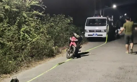 Xe máy bỏ lại bên đường, người đàn ông được tìm thấy đã tử vong