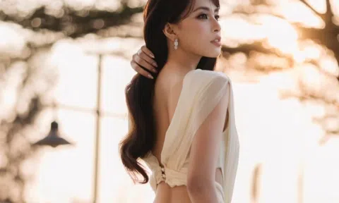 Hoa hậu Tiểu Vy diện váy ôm sát, khoe nhan sắc ngày càng thăng hạng