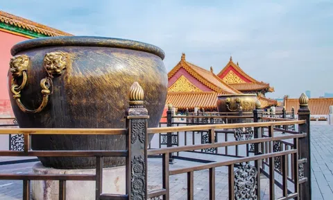 Tử Cấm Thành và bí mật những chiếc chum nước không bao giờ cạn