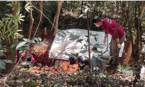 Chôn xong 2 tuần, người đàn ông “đã chết” bất ngờ gõ cửa trở về khiến cả nhà chết lặng