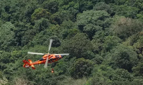 Tai nạn rơi trực thăng thảm khốc ở Indonesia: Hy vọng sống sót tắt lịm sau nhiều giờ tìm kiếm