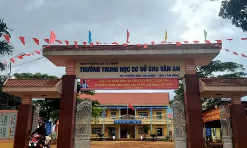 Đang khởi động bóng rổ, nam sinh Trường THCS Chu Văn An bất ngờ gục ngã rồi tử vong