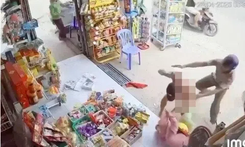 Người đàn ông khỏa thân lao vào tiệm tạp hóa hành hung nữ giáo viên: Hé lộ nguyên nhân vụ việc