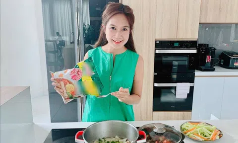 Tiểu thư Hà thành nên duyên cùng “đạo diễn trăm tỷ”: Sinh 4 con xinh đẹp, sống trong biệt thự triệu đô như công chúa