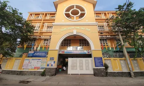 TP.HCM: 23 học sinh và 2 bảo mẫu phải cấp cứu vì nghi ngộ độc, có ca diễn tiến nặng