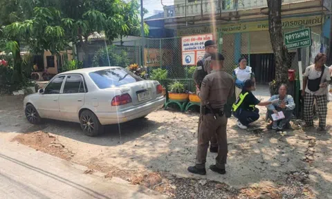 Bé gái 4 tuổi tử vong trong ô tô, nghi do ngạt khí thương tâm