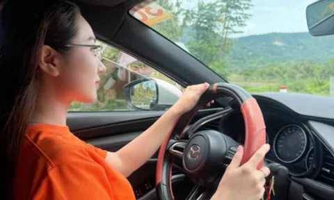 Từng gây sốc khi hủy cưới trước 1 tuần, nữ ca sĩ rời showbiz, đảm nhiệm vị trí trưởng ban MC đến trở thành giám đốc công ty riêng