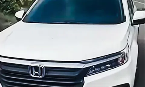 Phát hiện người đàn ông tử vong trong ô tô đậu ven Quốc lộ 27C ở Khánh Hòa