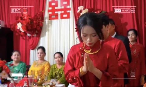 Clip cô dâu miền Tây vái nhầm quay phim gây sốt mạng