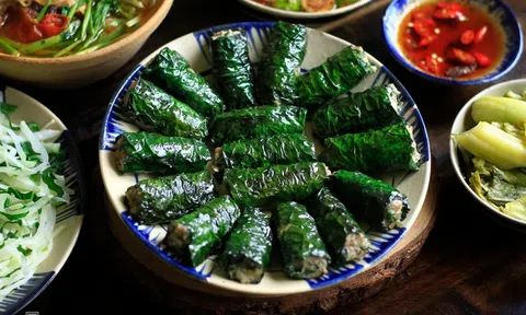 Loại cây mọc đầy bờ rào, nay thành nguyên liệu “gây nghiện” cho dân sành ăn nhờ một điều ít ngờ tới