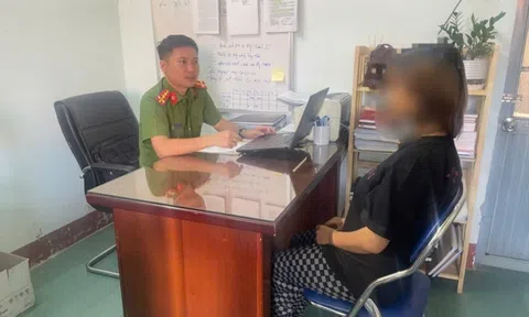 Đắk Lắk: Phẫn nộ thiếu nữ 15 tuổi sinh con trong nhà vệ sinh, nhét giấy vào miệng con rồi giấu sau bồn cầu
