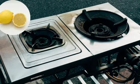 Mẹo hay giúp làm sạch vết dầu mỡ bám trên bếp gas bằng những nguyên liệu sẵn có