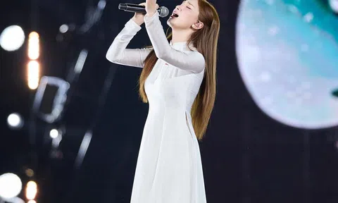 Hòa Minzy cùng dàn nghệ sĩ trẻ thắp sáng Concert Thanh Xuân